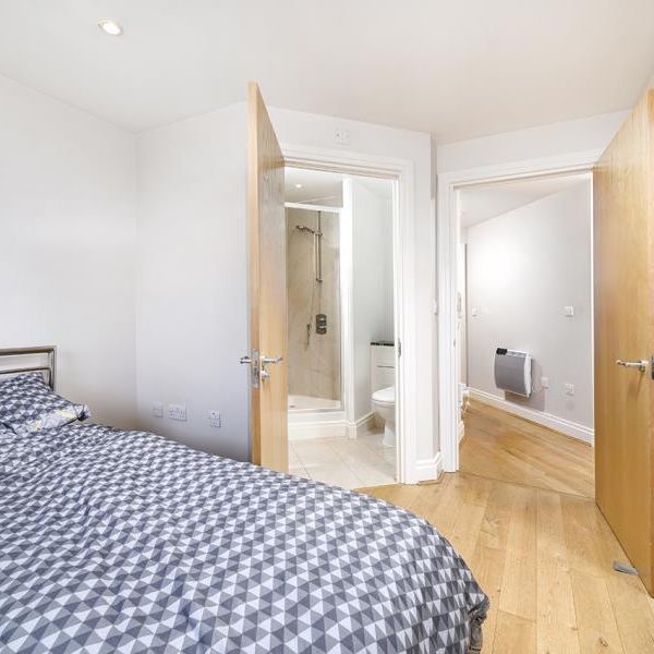 2 bedroom flat to rent - Photo 1