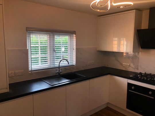 Unique One-off Apartment within a Private Mews Development Set within a Village Location, Little Wymondley - Photo 1