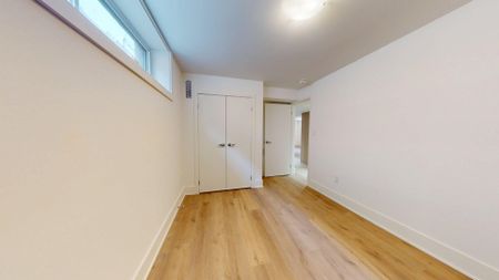 Description - Photo 3