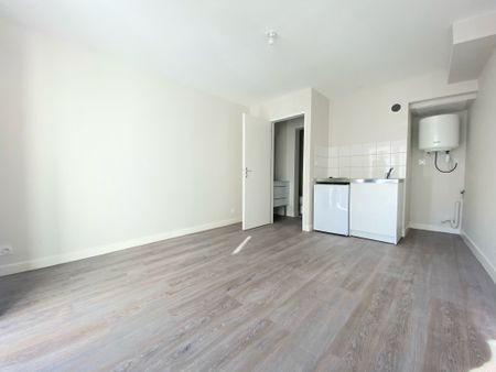 Location Appartement 1 pièce 17m² NIORT 79000 - Photo 2