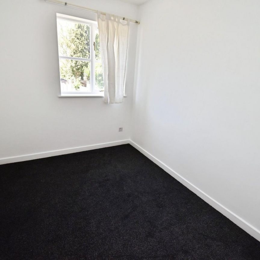1 bedroom Flat To Let - Photo 1