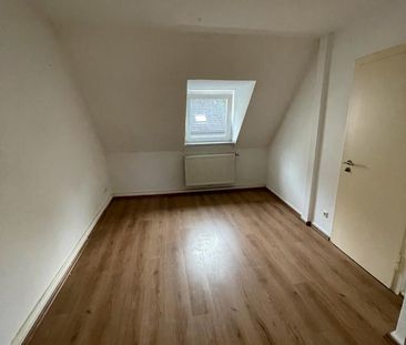 2-Zimmer-Wohnung in der Stadtmitte mit Küche und Badmöbeln - Photo 6