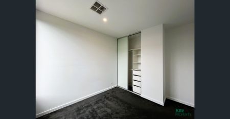 Stylish & Modern Townhome in Leafy Eastern Suburbs - Photo 3