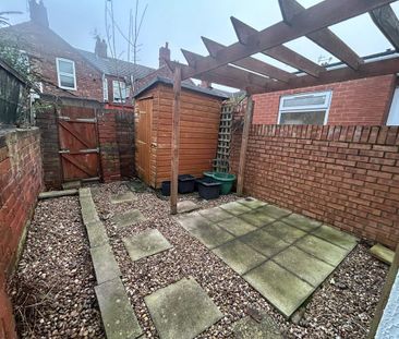 2 bedroom terraced house to rent - Photo 4