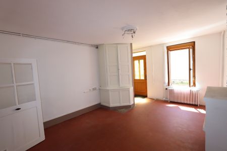 Location Maison 4 pièces 61m² LA CHARITE SUR LOIRE 58400 - Photo 2