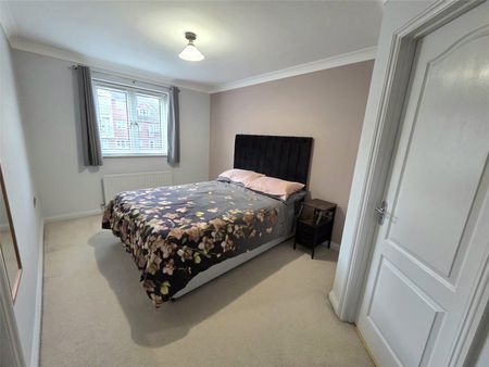 Gray Place, Wokingham Road, Bracknell, Berkshire, RG42 - Photo 4