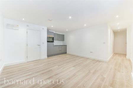 Spencer Road, East Molesey - Photo 2