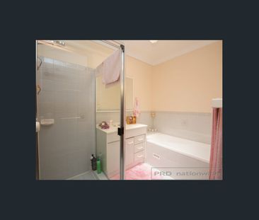 3 X BEDROOM UNIT IN GREAT LOCATION - Photo 1