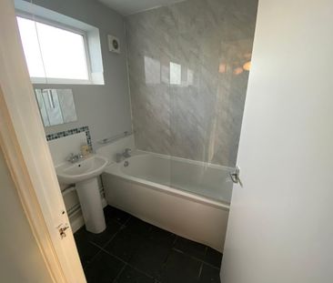 5 Bed Terraced House, Somerby Road, IG11 - Photo 5
