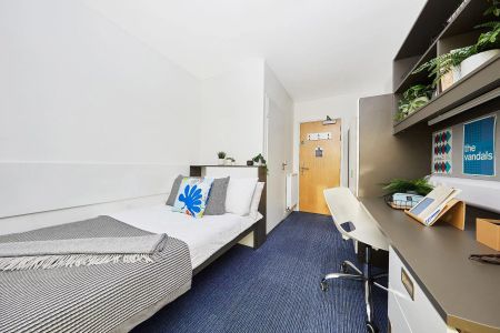 Single Ensuite Premium Rooms - Photo 2