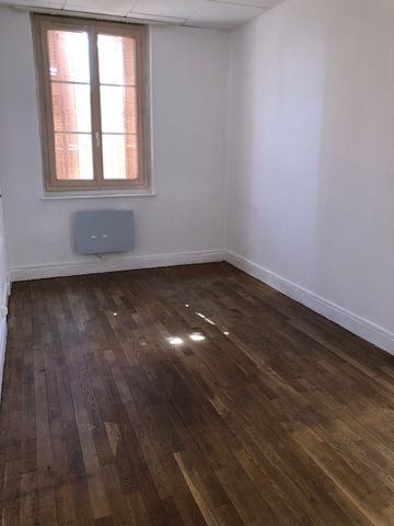 Location Appartement 4 pièces 87m² VERDUN SUR LE DOUBS 71350 - Photo 3