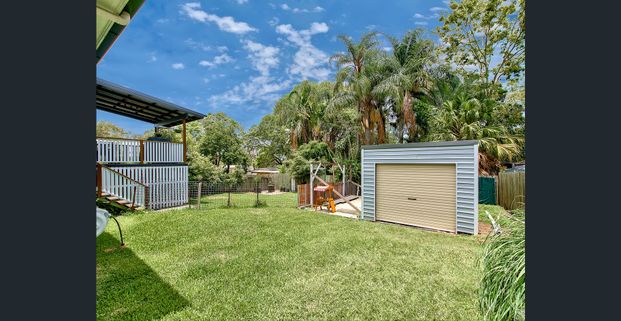 Charming Renovated Air Conditioned Lowset Home - Photo 1