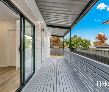 Stunning Renovated Home with 6.6 Kw Solar Panels - Photo 6