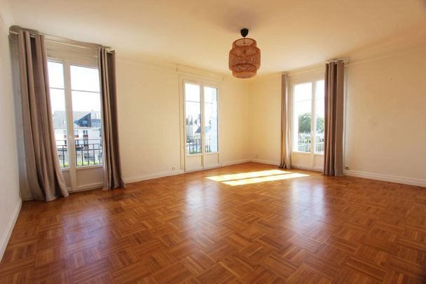 UN APPARTEMENT DE TYPE 4, MEUBLÉ, A PROXIMITÉ DU CENTRE-VILLE. - Photo 1