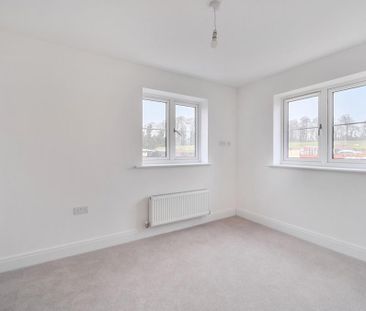 4 bedroom detached house to rent - Photo 3