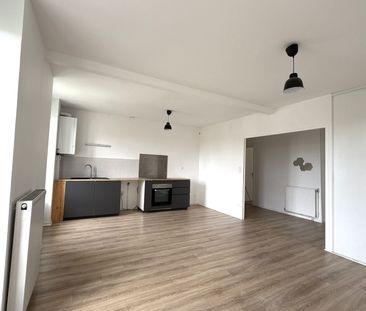 Location Appartement 3 pièces 59m² ST ETIENNE 42000 - Photo 3