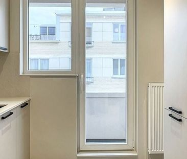 Appartement te huur in Jette voor € 980 met 1 slaapkamer - Photo 5