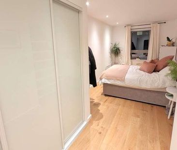 Woking, Surrey, GU21 - Photo 3