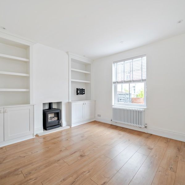 Arnold Road, Woking, Surrey, GU21 - Photo 1