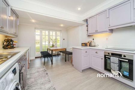 Kings Road, Ascot, Berkshire, SL5 - Photo 2