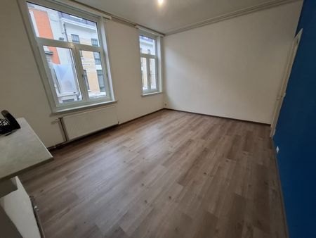 IDEAAL GELEGEN WONING MET 4 SLPK EN STADSTUINTJE, VOOR GEZIN OF CO-HOUSING - Photo 4