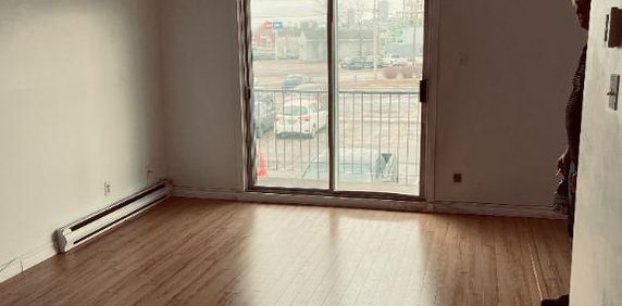 Beau modèle 41/2 @ Vanier À LOUER - Photo 2