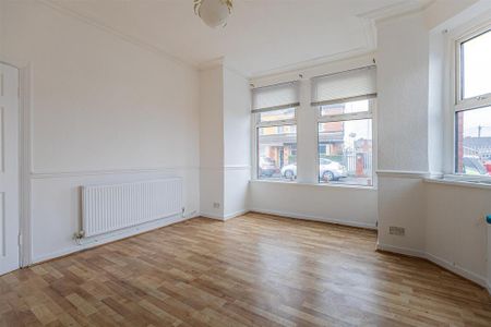 3 bedroom end of terrace house to rent - Photo 4