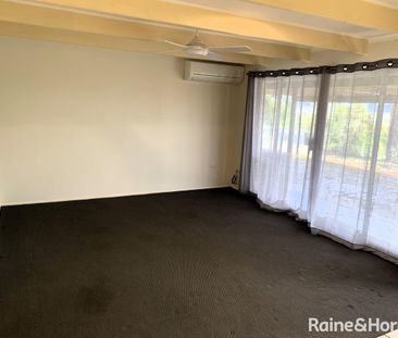 ELEVATED FAMILY HOME IN WEST GLADSTONE - Photo 2