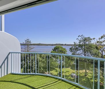 Immaculate 3-Bedroom Furnished Apartment with Private Rooftop & Riv... - Photo 1