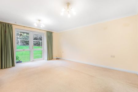 Shoppenhangers Road, MAIDENHEAD - Photo 2