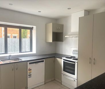 MODERN TOWNHOUSE – RICCARTON – 3 BEDROOMS - Photo 3