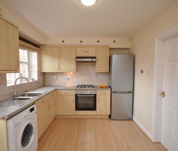 2 bedroom end of terrace house to rent - Photo 6