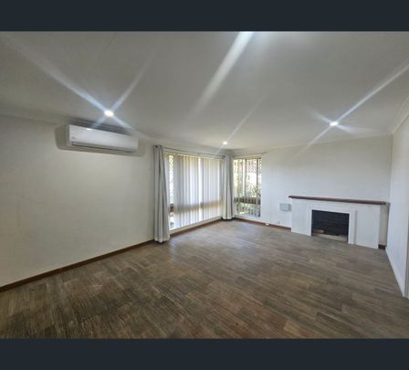 32 Ward Cres., Kelmscott, WA 6111 - Photo 1