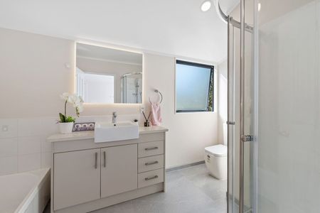 Extraordinary East Coast Rd Home - Photo 4