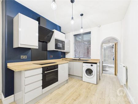 2 bedroom terraced house to rent - Photo 4