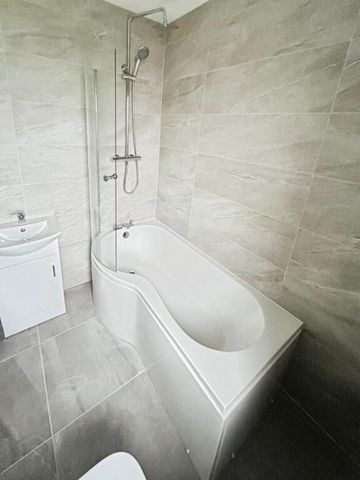 16 Benmore Drive, Belfast, BT10 0DQ - Photo 2