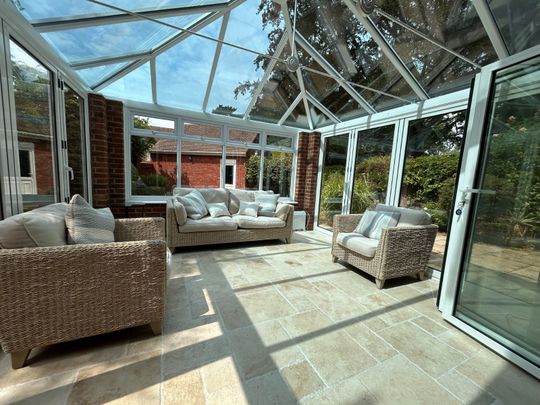 5 bedroom detached house to rent - Photo 1