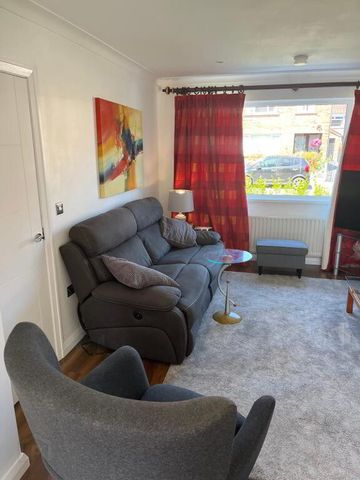 9 Prince Edward Gardens, Stranmillis, Belfast, BT9 5GD - Photo 2