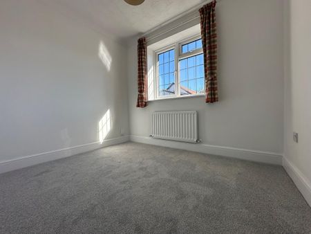 4 bedroom detached house to rent - Photo 3