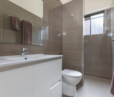 Charming Updated Victorian in a Prized Carlton North Location - Photo 6