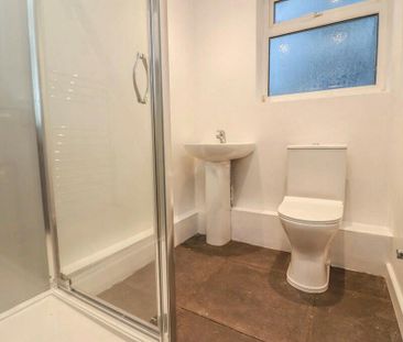 4 bedroom terraced house to rent - Photo 6