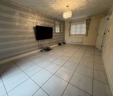 Violet Close, Northampton, Wootton - Photo 2