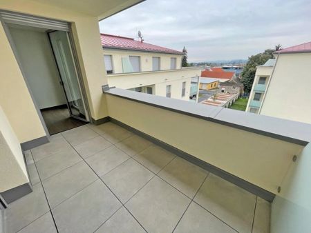 Geräumige Mietwohnung mit Balkon und Tiefgaragenparkplatz ...! - Foto 5