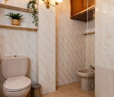 Room in a shared 6-bedroom apartment for rent in Arapiles. - Foto 5