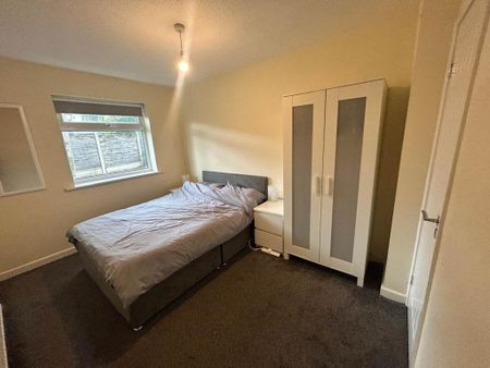 2 bedroom maisonette to rent - Photo 3