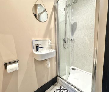 1 bedroom in a house share to rent - Photo 5