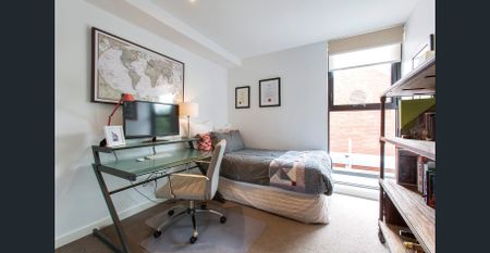 Modern & Exclusive Apartment in the Heart of Hawthorn - Photo 4