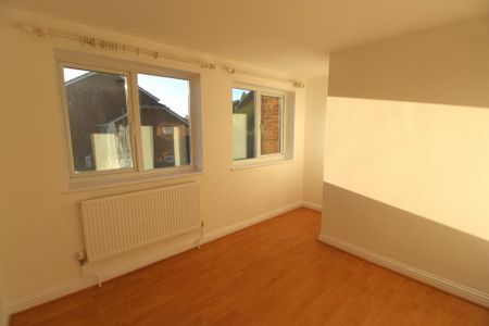 2 bedroom end of terrace house to rent - Photo 5