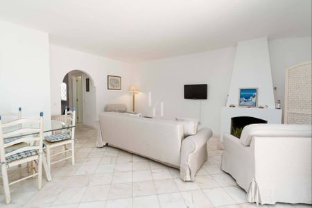 3 bedroom luxury Townhouse for rent in Vilamoura, Portugal - Photo 3