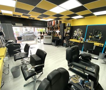 £1,250 PCM, Large Fitted and Equipped Hairdressing Salon/Barber Sho... - Photo 2